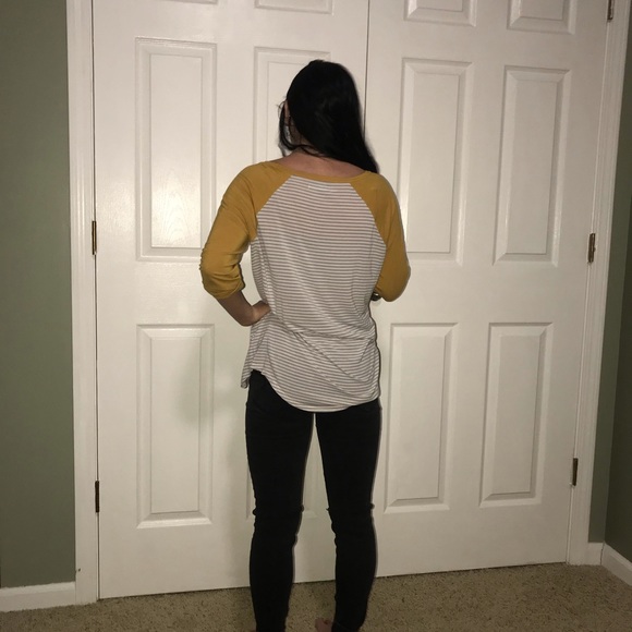 3/4 length sleeved shirt - Picture 2 of 3